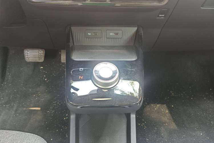 Used Geometry E Firefly 2024 301km Flowing Light Gear Lever