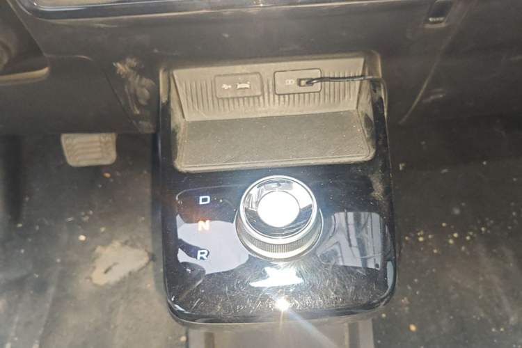 Used Geometry E Firefly 2024 301km Flowing Light Gear Lever