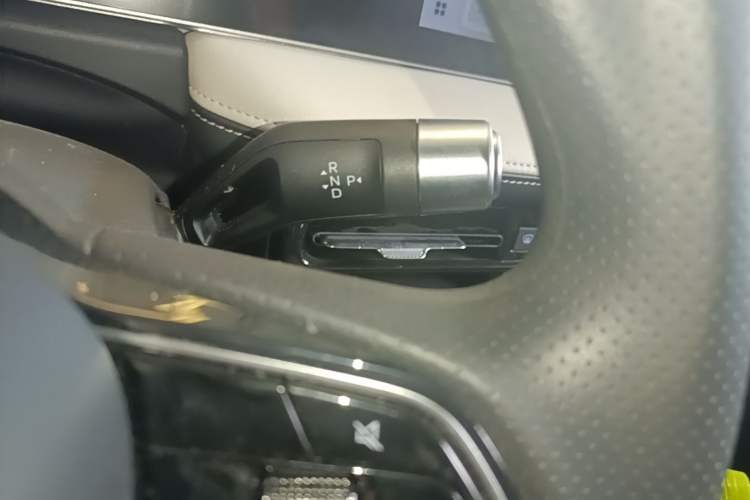 Used Geometry E Firefly 2024 301km Starlight Gear Lever