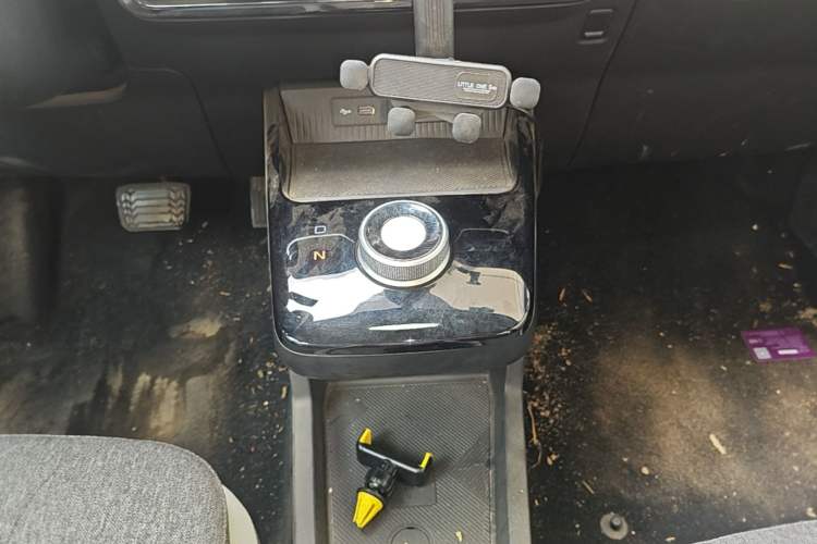 Used Geometry E Firefly 2024 301km Flowing Light Gear Lever
