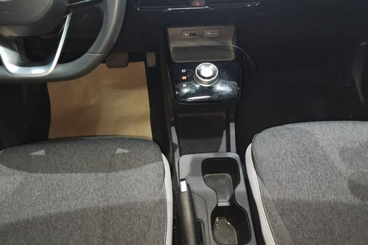 Used Geometry E Firefly 2024 301km Flowing Light Gear Lever