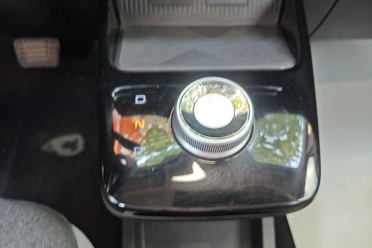 Used Geometry E Firefly 2024 301km Flowing Light Gear Lever