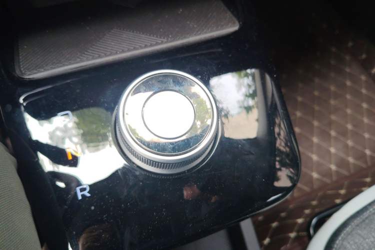 Used Geometry E Firefly 2024 301km Flowing Light Gear Lever
