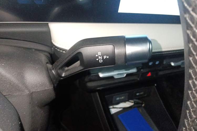 Used Geometry E Firefly 2024 301km Starlight Gear Lever