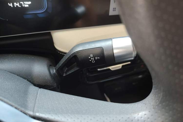 Used Geometry E Firefly 2024 301km Starlight Gear Lever