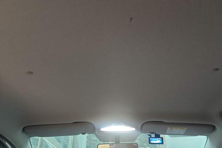 Used Geometry E Firefly 2024 301km Flowing Light Headliner