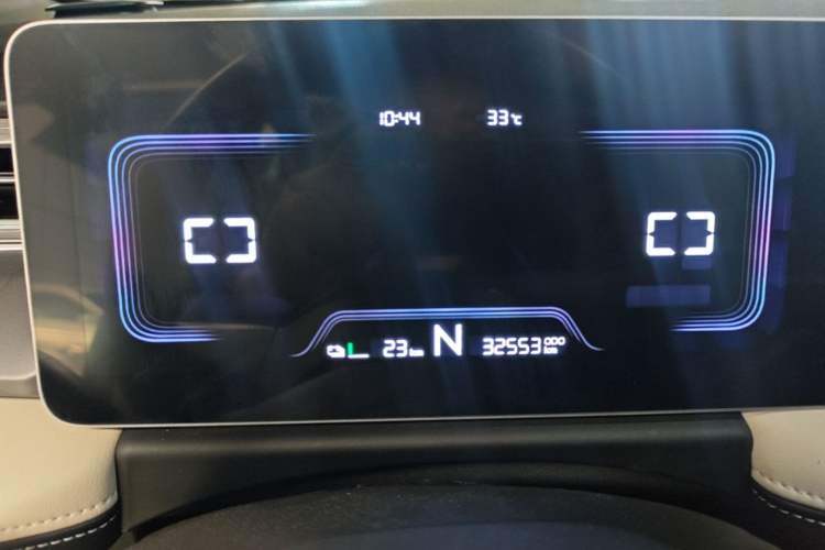Used Geometry E Firefly 2024 301km Flowing Light Instrument Cluster