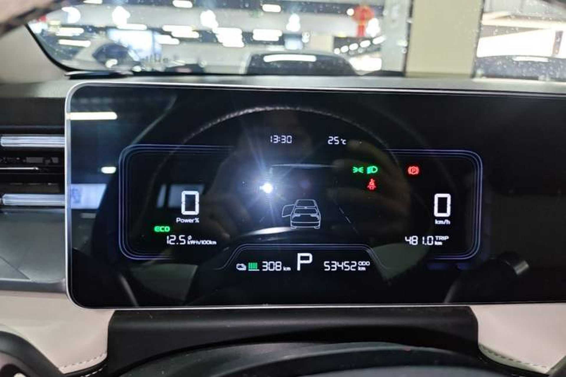 Used Geometry E Firefly 2024 401 km Fluorescent Instrument Cluster