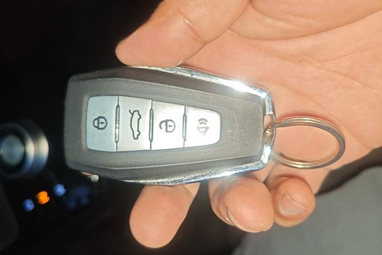 Used Geometry E Firefly 2024 301km Flowing Light Interior 1