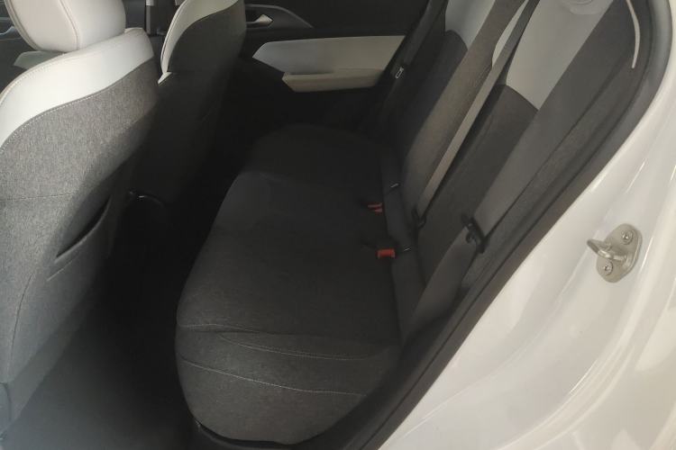 Used Geometry E Firefly 2024 301km Flowing Light Interior 4