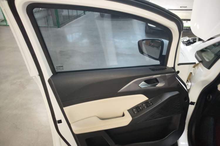 Used Geometry E Firefly 2024 301km Starlight Left Front Door Interior