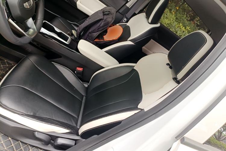 Used Geometry E Firefly 2024 301km Starlight Left Front Seat