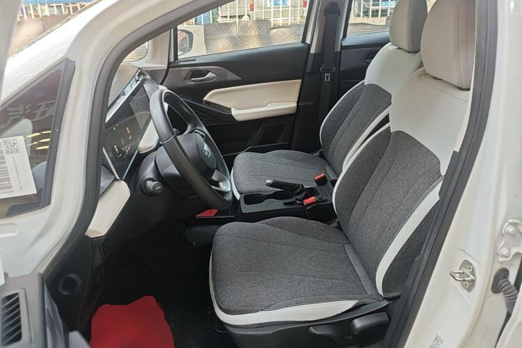 Used Geometry E Firefly 2024 301km Flowing Light Left Front Seat