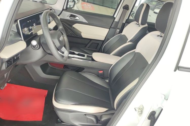 Used Geometry E Firefly 2024 401km Starlight Left Front Seat