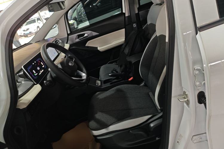 Used Geometry E Firefly 2024 301km Flowing Light Left Front Seat