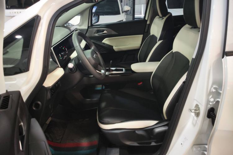 Used Geometry E Firefly 2024 301km Starlight Left Front Seat