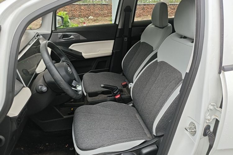 Used Geometry E Firefly 2024 301km Flowing Light Left Front Seat