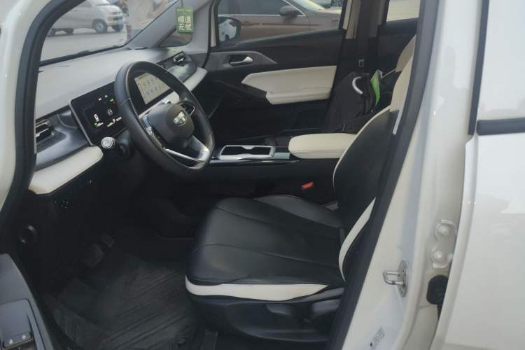 Used Geometry E Firefly 2024 301km Starlight Left Front Seat