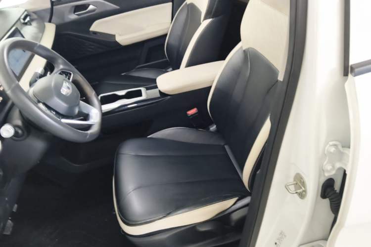 Used Geometry E Firefly 2024 301km Starlight Left Front Seat