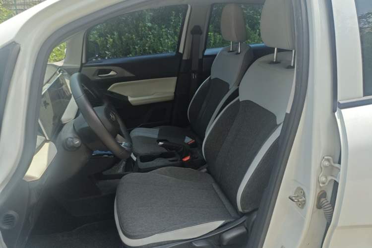 Used Geometry E Firefly 2024 301km Flowing Light Left Front Seat