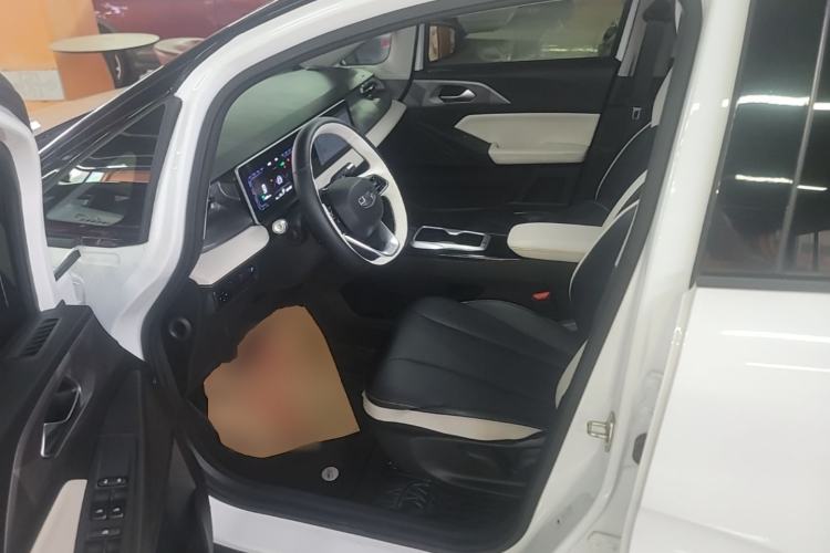 Used Geometry E Firefly 2024 401km Starlight Left Front Seat