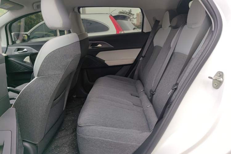 Used Geometry E Firefly 2024 301km Flowing Light Left Rear Seat
