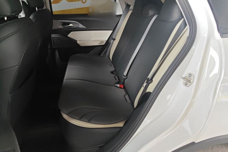 Used Geometry E Firefly 2024 301km Flowing Light Left Rear Seat