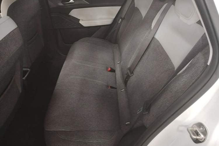 Used Geometry E Firefly 2024 301km Flowing Light Left Rear Seat
