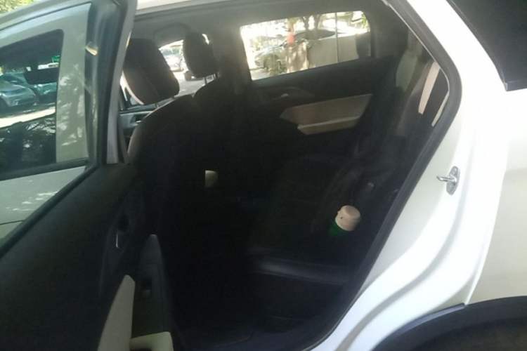 Used Geometry E Firefly 2024 401km Starlight Left Rear Seat