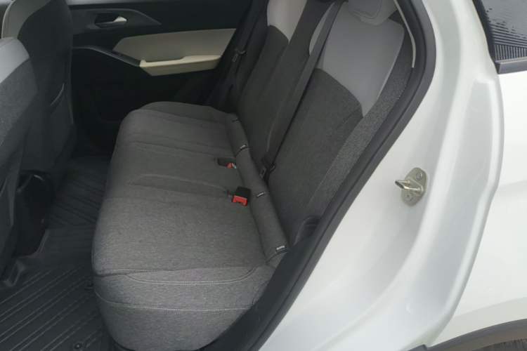 Used Geometry E Firefly 2024 301km Flowing Light Left Rear Seat