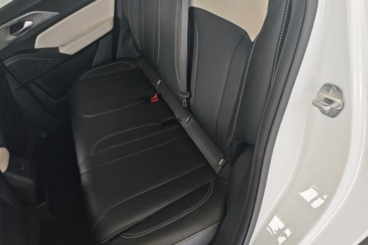 Used Geometry E Firefly 2024 301km Starlight Left Rear Seat