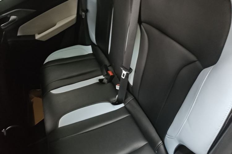 Used Geometry E Firefly 2024 301km Flowing Light Left Rear Seat