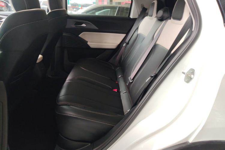Used Geometry E Firefly 2024 301km Starlight Left Rear Seat