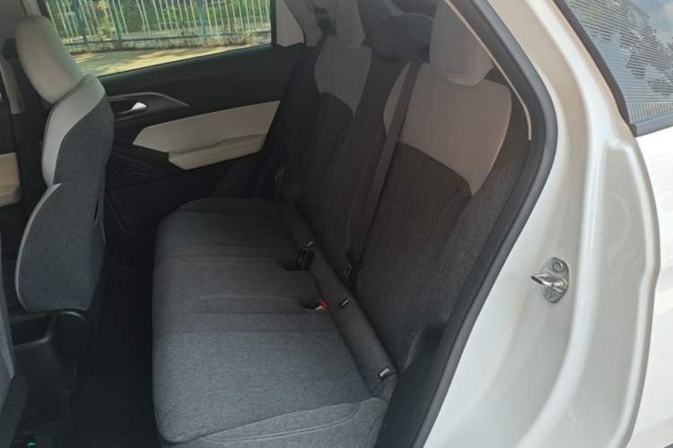 Used Geometry E Firefly 2024 301km Flowing Light Left Rear Seat