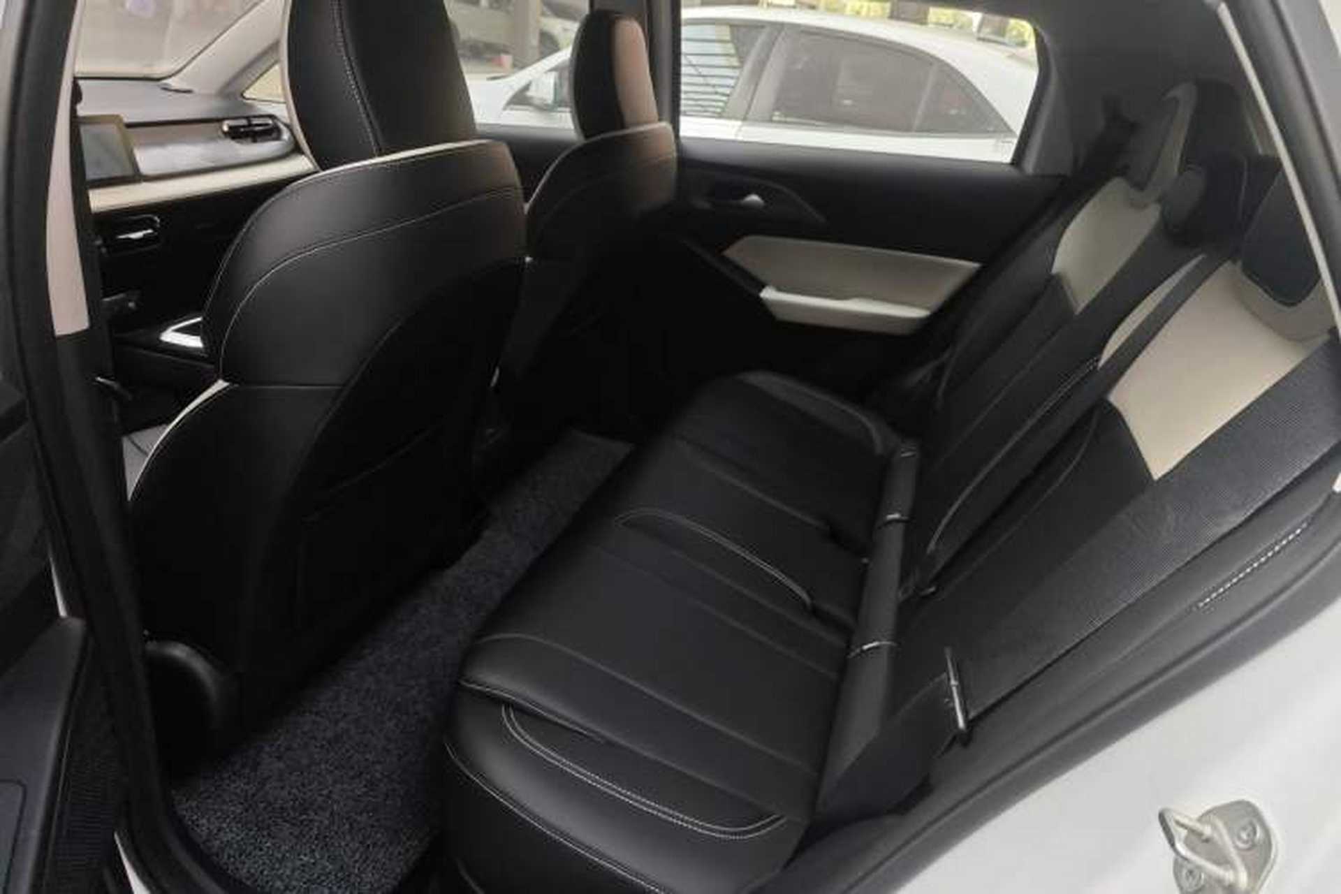 Used Geometry E Firefly 2024 301km Flowing Light Left Rear Seat