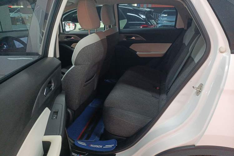 Used Geometry E Firefly 2024 301km Flowing Light Left Rear Seat