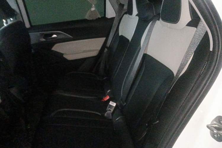 Used Geometry E Firefly 2024 301km Starlight Left Rear Seat