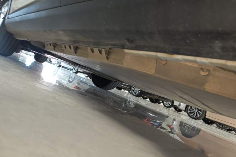 Used Geometry E Firefly 2024 301km Flowing Light Left Side Sill