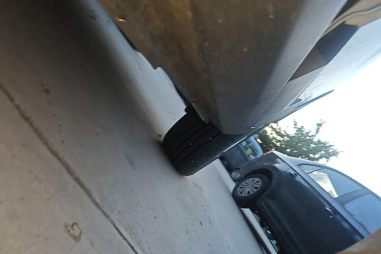 Used Geometry E Firefly 2024 301km Flowing Light Left Side Sill