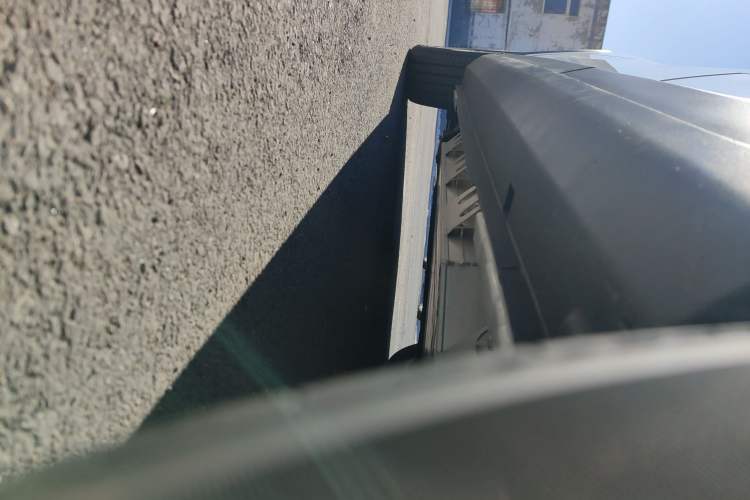 Used Geometry E Firefly 2024 401 km Fluorescent Left Side Sill
