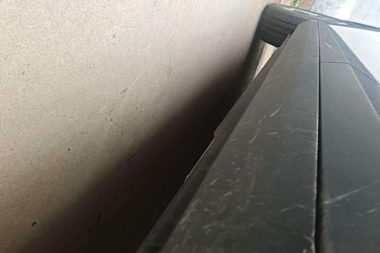 Used Geometry E Firefly 2024 301km Flowing Light Left Side Sill