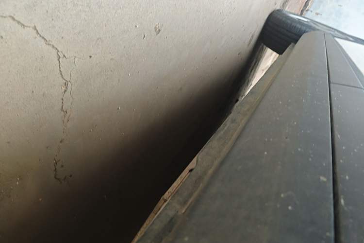 Used Geometry E Firefly 2024 301km Flowing Light Left Side Sill