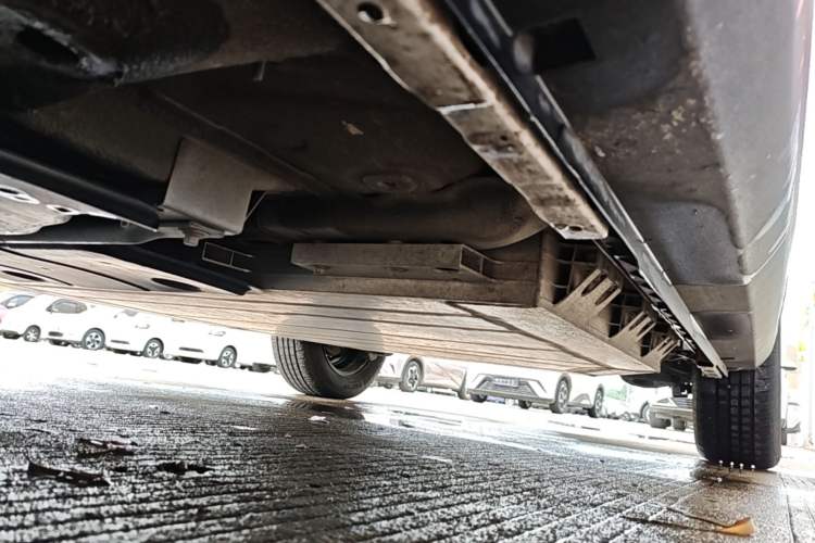 Used Geometry E Firefly 2024 301km Starlight Left Side Sill