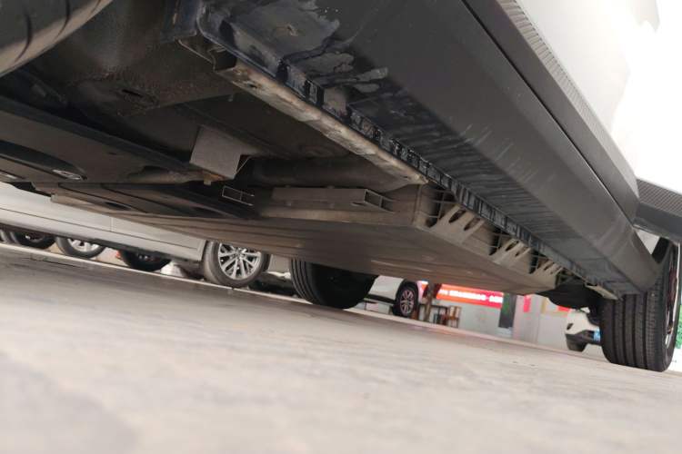 Used Geometry E Firefly 2024 301km Starlight Left Side Sill