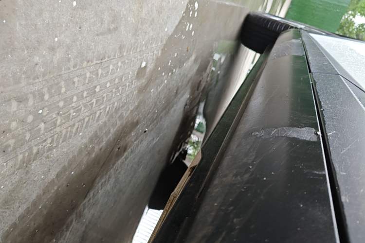 Used Geometry E Firefly 2024 301km Flowing Light Left Side Sill