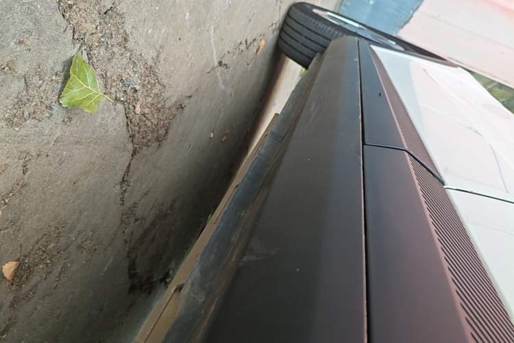 Used Geometry E Firefly 2024 301km Flowing Light Left Side Sill