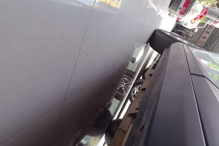 Used Geometry E Firefly 2024 301km Starlight Left Side Sill