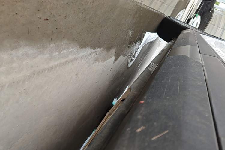 Used Geometry E Firefly 2024 301km Flowing Light Left Side Sill