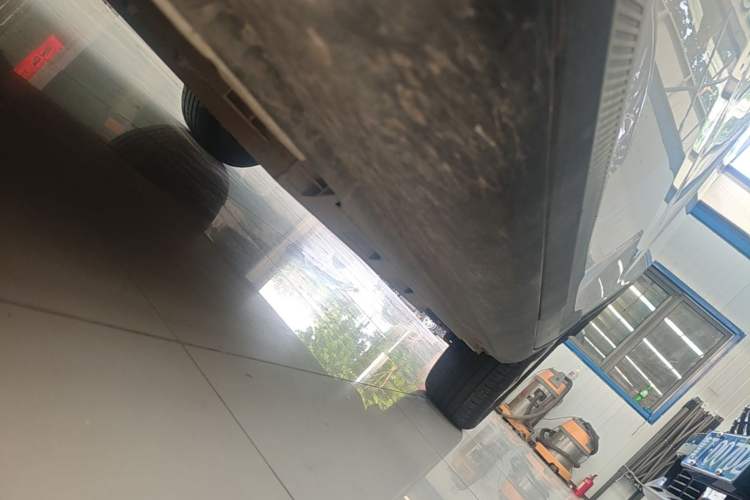 Used Geometry E Firefly 2024 301km Flowing Light Left Side Sill