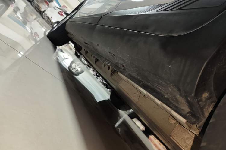 Used Geometry E Firefly 2024 301km Starlight Left Side Sill